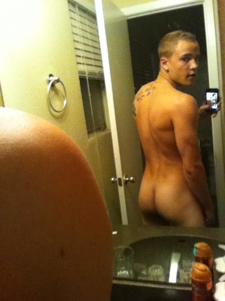 Twink presents his tight butt